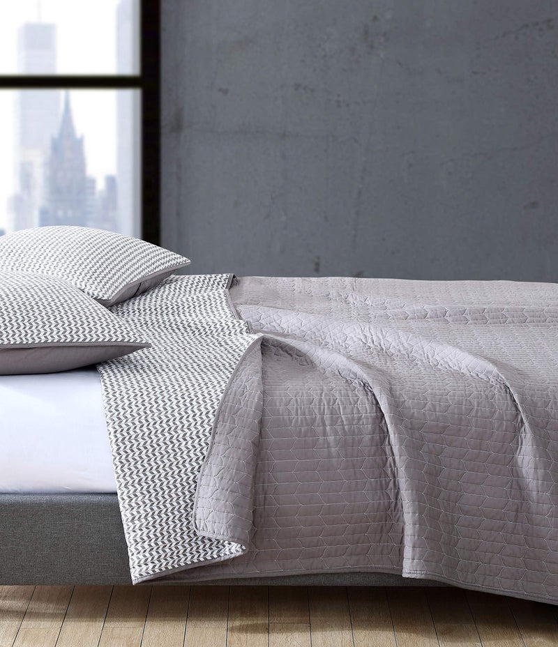 City Scene - Queen Quilt Set, Reversible Cotton Bedding with Matching Shams, Luxurious Bedding Set (Leaves Dark Grey, Queen) - Image 2